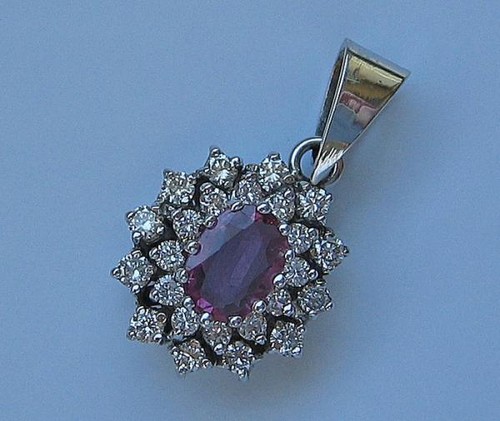 Anhänger mit brillanten - anhänger,
