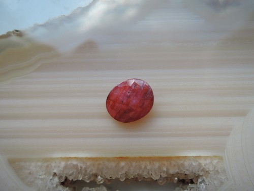 Echter rubin oval - echter, facettiert